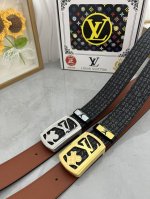 品名：Lv..路易..威登原单 材质：原单牛皮腰带 百分百头层牛皮腰带保证真皮，24K纯钢扣，专柜原单品质、做工精细，时尚大牌，送人自用首选 包装： 请认准如图