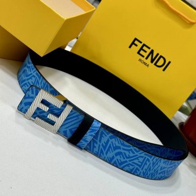 特 Fendl芬迪专柜同款 宽40Mm原版定制天蓝色Ffvertigo图案皮料 搭配Ff按钉钢扣 时尚潮流 经典百搭款