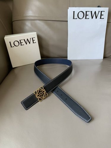 实物拍摄，高端质量批 配全套包装品牌：罗意威海外原单扣头材质：精品实心铜扣带身材质正面：32Mm宽度采用双面进口原版皮腰带，真空电镀五金扣头实物拍摄 一等一好质