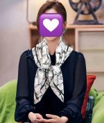 新款香奈儿 官网同步 精致手工卷边 极具品牌特色的涂鸦签名暗纹提花+简洁的Coco字母元素印花 大幅菱格点缀[嘴唇]配色复古高级 体现优雅风范的点睛之笔 无论流