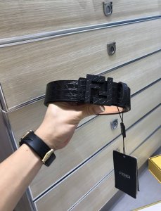 配送专柜包装 打孔针 新款 Fd 宽39Mm 支持Nfc 芯片扫描，标志造型宽皮带，原版铆钉扣，进口原版石头纹配置树膏牛皮制成，镀金表面金属制品，品质保证，非市