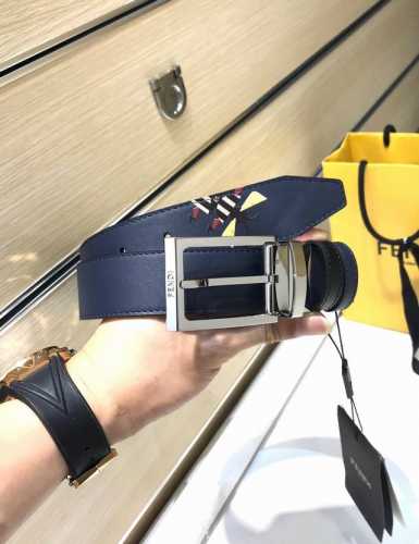 原版实拍图，配送专柜包装 打孔针 特批P210 新款 Fd 宽35Mm 3D怪兽F标志造型皮带。支持Nfc针扣式带扣，进口藏蓝色小牛皮制成，镀金表面金属制品，原