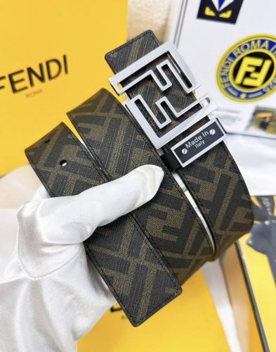 皮带：Fendi.芬迪..顶级原单复刻. 腰带：百分百头层牛皮，保证真皮。双层ff镂空雕刻工艺设计24K纯钢扣材质，永不掉色进口小牛皮正反双面使用商场专