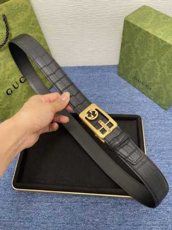品牌 古驰 Gucci 自动 描述 采用高级Gucci Signature真皮精制而成，触感厚实，饰以双G商标带扣。腰带为意大利尺寸，请在购买前参阅腰带尺寸指南 - 点击图像关闭