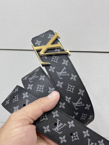 Lv.路易威登 全套包装 宽度 40Mm宽度 正品一体铸造五金钢扣 原厂皮料 双面原厂定制进口面料 可送礼自用不错选择