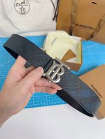 特 巴宝莉 TB系列 全套包装 意大利原厂皮料 双面两用 尺寸4.0cm 五金进口炉内五金，