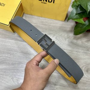 特 Fendl 芬迪 宽40Mm双面原版小牛皮 搭配单钌钯电镀扣 完美的手感.油边 出众的设计.风格 高贵奢华 时尚大方 高清实拍 货真价实 品质保证 双面用