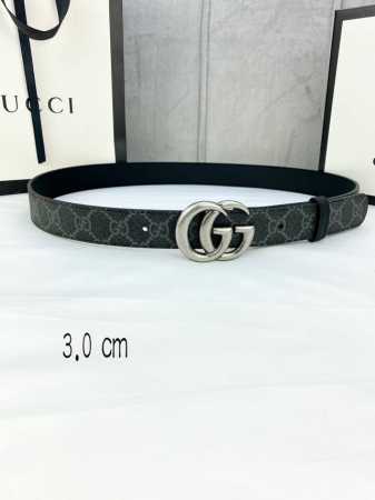 宽度3.0Cm Gg Marmont系列每一季都会推陈出新，为灵感源于70年代的标志性Gg配件注入现代精髓。Supreme帆布印花 腰带反面采用黑色皮革材质，款 - 点击图像关闭