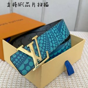 進口面料襯托原廠小牛皮底 飾有高級彩色視覺效果 搭扣與皮帶相呼應締造獨特造型 雙面用