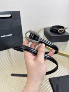 2026 开春秀款Saint Laurent 圣罗兰女士腰带皮带 原厂真金电渡扣头，意大利原厂皮，宽1.5Cm，代购级。 DDD