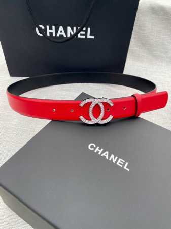 宽度3.0Cm Chanel 香奈儿 女士腰带皮带新款柔软的内衬进口小牛皮搭配精品镶钻钢扣金 银色扣。 - 点击图像关闭