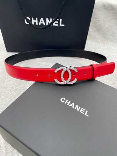 宽度3.0Cm Chanel 香奈儿 女士腰带皮带新款柔软的内衬进口小牛皮搭配精品镶钻钢扣金 银色扣。