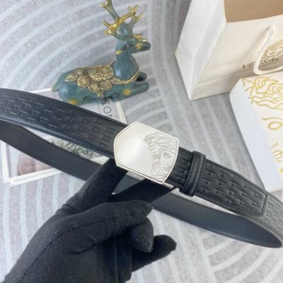 范思哲 特种皮腰带自动带系列 ，原厂五金精品不锈钢扣，手感柔软舒适 宽3.5Cm。