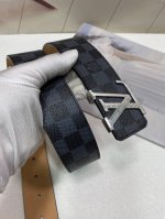 配全套包装礼盒 Lv：原单面料,內衬头层牛皮磨砂底，搭配原单扣.扣头可随意搭配，原版包装盒，专柜宽度4.0