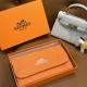 现货～HermèS 爱马仕 化妆刷羊毛散粉刷修容刷腮红刷粉底刷全套礼盒装 大牌化妆刷手感非常好，高端大气，非常非常推荐