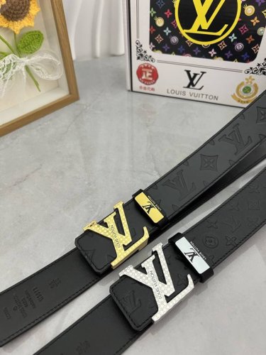 品名：Lv..路易..威登原单 材质：原单牛皮腰带 百分百头层牛皮腰带保证真皮，24K纯钢扣，专柜原单品质、做工精细，时尚大牌，送人自用首选 包装： 请认准如图