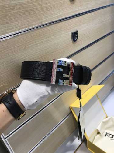 配送专柜包装 打孔针 特批新款 Fd 宽38Mm 支持Nfc 芯片扫描，标志造型 皮带，原版亚克力彩色方钻扣，进口原版荔枝纹配小牛皮，高端大气，镀金表面金属制品