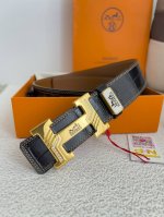 品名： 爱玛仕.Hermes腰带 皮带 原单 型号：挂扣，经典纯钢材质扣头，双面头层牛皮，图片实物拍摄 材料：双面头层牛皮，挂扣系列，纯钢材质扣头，钯镀电镀工艺