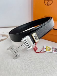 品名：爱马仕.Her..Mes自动扣皮带 腰带 型号：自动扣，纯钢材质经典自动扣，头层牛皮自动带身 腰带：百分百头层牛皮，自动带身，保证真皮。24K纯钢扣永不掉