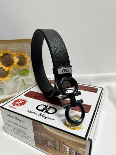 品名：菲拉格幕 原单 材质：原单牛皮腰带 百分百头层牛皮腰带保证真皮，24K纯钢扣，专柜原单品质、做工精细，时尚大牌，送人自用首选 包装： 请认准如图专柜包装赠