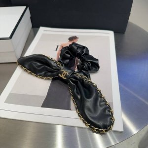 配包装盒 Chanel 香奈儿 爆款小香发圈，超级好看！名媛范儿十足，小仙女必备