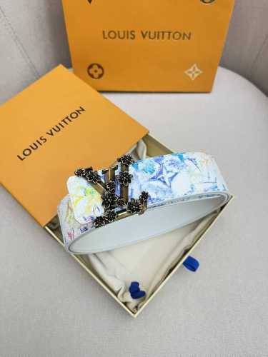 品牌：Lv、、路易、、威登！ 原单：特 皮带腰带：单面使用专柜质量、头层牛皮、24K纯钢扣、送人自用首选、保证真皮 包装：请认准图片专柜包装、送打孔器 全套包装