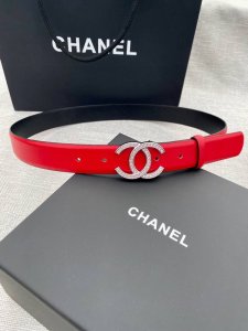 宽度3.0Cm Chanel 香奈儿 女士腰带皮带新款柔软的内衬进口小牛皮搭配精品镶钻钢扣金 银色扣。