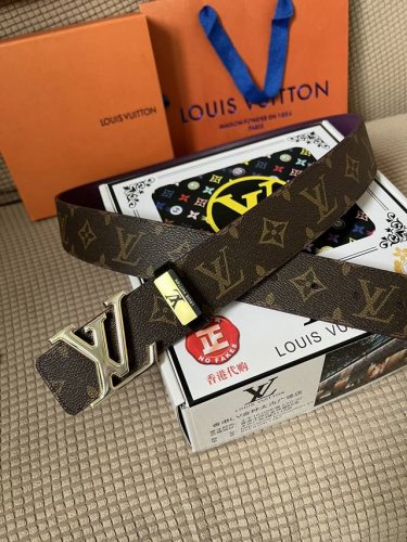 品名：Lv..路易..威登原单 材质：原单牛皮腰带 百分百头层牛皮腰带保证真皮，24K纯钢扣，专柜原单品质、做工精细，时尚大牌，送人自用首选 包装： 请认准如图