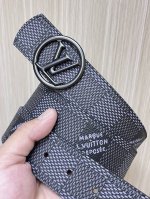 4.0当季新款 一面进口小牛皮 一面进口帆布印花 可双面用 搭配精品扣头 实物实拍