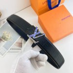 Lv 特种皮腰带系列 ，原厂五金精品不锈钢扣，手感柔软舒适 宽3.8Cm。