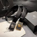 范思哲 宽4.0Cm Versace，此款腰带采用精美的意大利皮革于意大利制造