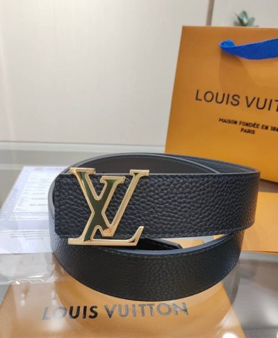 Lv.路易威登 全套包装 宽度 40Mm宽度 正品一体铸造五金钢扣 原厂皮料 双面原厂定制进口面料 可送礼自用不错选择