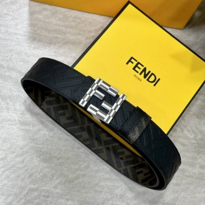 Fendi芬迪专柜同款 宽4.0Cm 双环正反用腰带 Ff按钉搭扣 黑色Cuoio Romano皮革材质 反面面料带有烟草黄和黑色Ff图案 四方金属饰面 时尚经