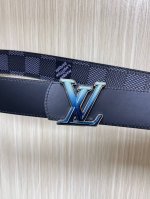 特 当季新款，4.0一面帆布印棋盘格，一面小牛皮平纹皮，搭配精品渐变色扣实物实拍，官网同步