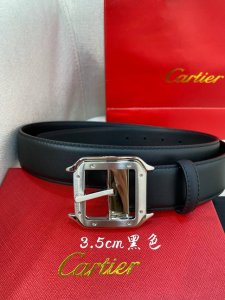 特 卡地亚针扣式皮带，Cartier标志。黑色与棕色牛皮双面皮带，浮雕“Cartier”标志。尺寸：宽35毫米 可调节