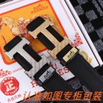 男士腰带：爱马仕 原单 男士皮带：百分百头层牛皮，保证真皮。24K纯钢扣双面可用专柜同等质量， 送人自用首选 包装： 请认准如图专柜包装，赠送打孔器，银联发票，