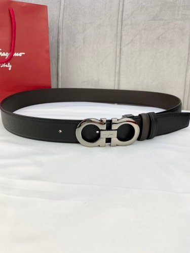 宽度3.5Cm Ferragamo 菲拉格慕 手掌纹双面头层牛皮皮带 配有银 金色金属Gancio双扣 该皮带可调节 且能根据需要剪裁 达到修身效果