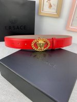 宽度4.0Cm Versace 范思哲 此款腰带采用进口开边珠光滑平纹 两面头层牛皮制造，并饰有标志性的美杜莎链条五金配件。