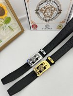 品名：Versace.范思哲 自动带 材质：原单牛皮腰带 百分百头层牛皮腰带保证真皮，24K纯钢扣，专柜原单品质、做工精细，时尚大牌，送人自用首选 包装： 请认