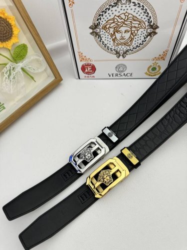 品名：Versace.范思哲 自动带 材质：原单牛皮腰带 百分百头层牛皮腰带保证真皮，24K纯钢扣，专柜原单品质、做工精细，时尚大牌，送人自用首选 包装： 请认