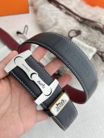 品名： 爱玛仕.Hermes腰带·皮带·原单 型号：挂扣，经典纯钢材质扣头，双面头层牛皮，图片实物拍摄 材料：双面头层牛皮，挂扣系列，纯钢材质扣