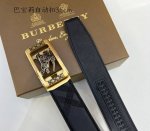 特 品牌： 巴宝莉 新款进口小牛皮，手感细腻柔软。搭配纯钢自动精品钢扣，宽度：3.5Cm