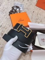 特 Hermes [正]3.8Cm男士双面用腰带 定制精钢五金 电镀，双色双面牛皮 皮纹清晰可见 手感极佳