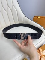 路易威登 Lv 全套包装 40Mm宽度 正品一体铸造五金钢扣 原厂皮料 双面原厂定制面料 区别市场货