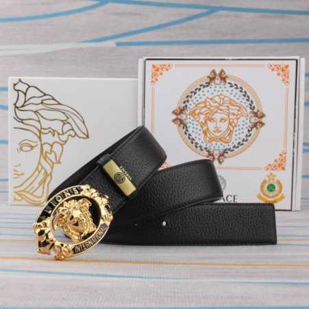品名：Versace.范思哲 材质：原单牛皮腰带 百分百头层牛皮腰带保证真皮，24K纯钢扣，专柜原单品质、做工精细，时尚大牌，送人自用首选 包装： 请认准如图专 - 点击图像关闭