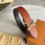 L0Uis Vuitt0N 今季新品 男士原單腰帶 寬度40毫米 雙面頭層小牛皮車雙線工藝 搭配經典316精鋼五金 適合沈穩低調的男神使用
