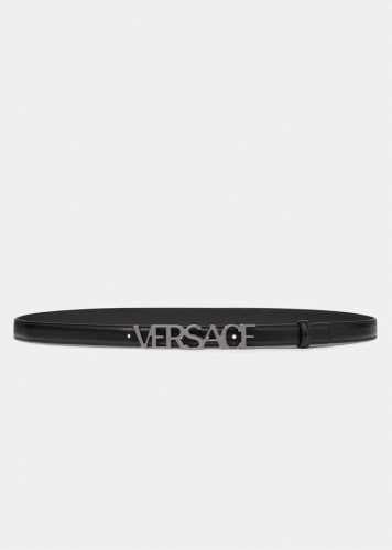 宽度3.0cm VRSACE 此款腰带采用柔软皮革制成，饰有Logo搭扣，并采用衣领铆钉固定，造型经典。