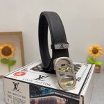 品名：Lv..路易..威登自动带 材质：原单牛皮腰带 百分百头层牛皮腰带保证真皮，24K纯钢扣，专柜原单品质、做工精细，时尚大牌，送人自用首选 包装： 请认准如