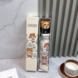 莫斯奇诺 Moschino新款三折防晒睛雨伞 2570夏季新款 全自动折叠晴雨伞 内里黑色涂层防晒有效阻隔紫外线99%，Upf 50 所以能起到伞下体感降温的效