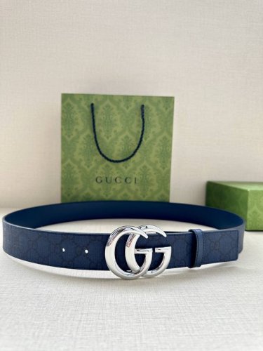 特 宽度3.8Cm Gucci 这款双面腰带巧妙融合gg Supreme帆布与头层品牌纹理材质，演绎历久弥新的实用设计理念。富有辨识度的双g配件再现典藏搭配，诠